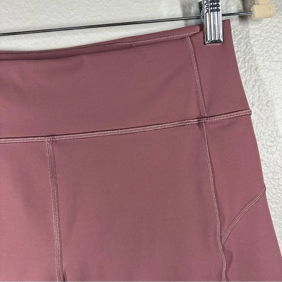 Lululemon In Movement Short Women's 10 Mauve Everlux 2.5" Inseam Compression - Picture 4 of 5
